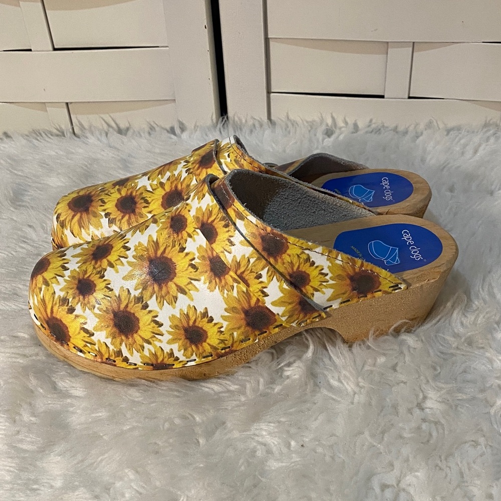 Cape Clogs Sunflower Print Clogs Wooden Soles Sweden Size 39/ 8.5-9